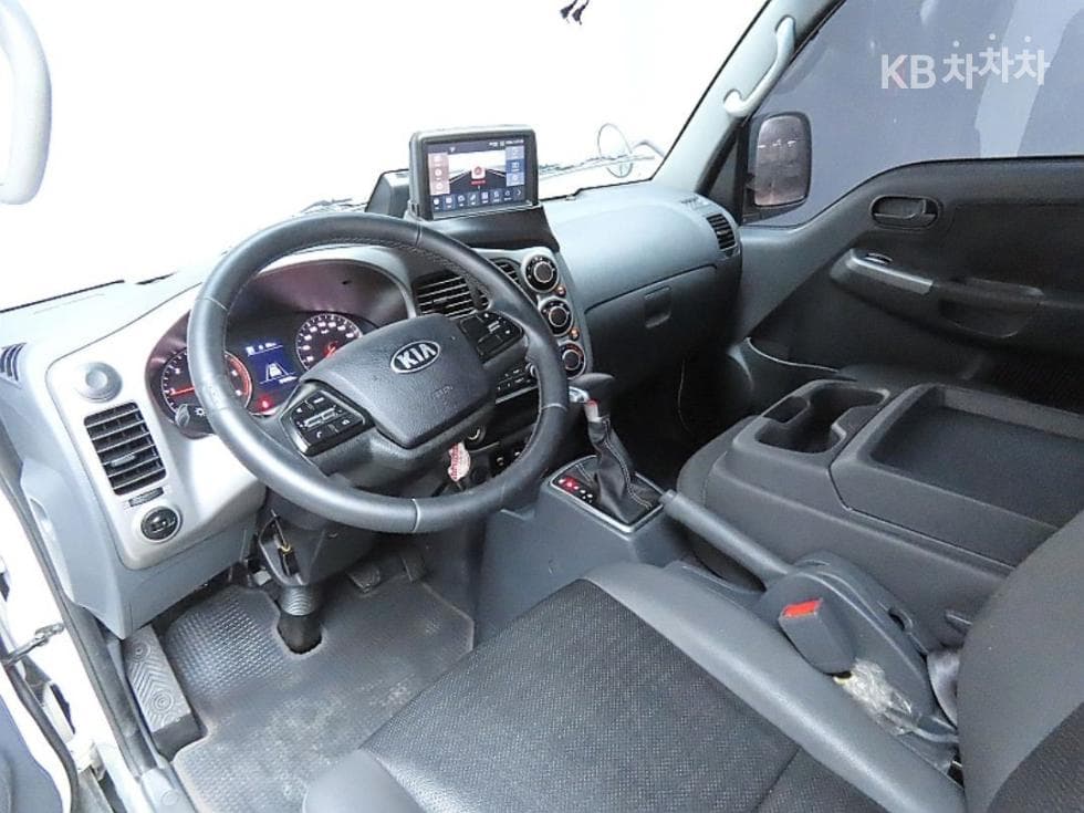 Kia The New (facelift) Bongo 3 (light truck)1 Ton King Cab Extra Long 2WD L - 6