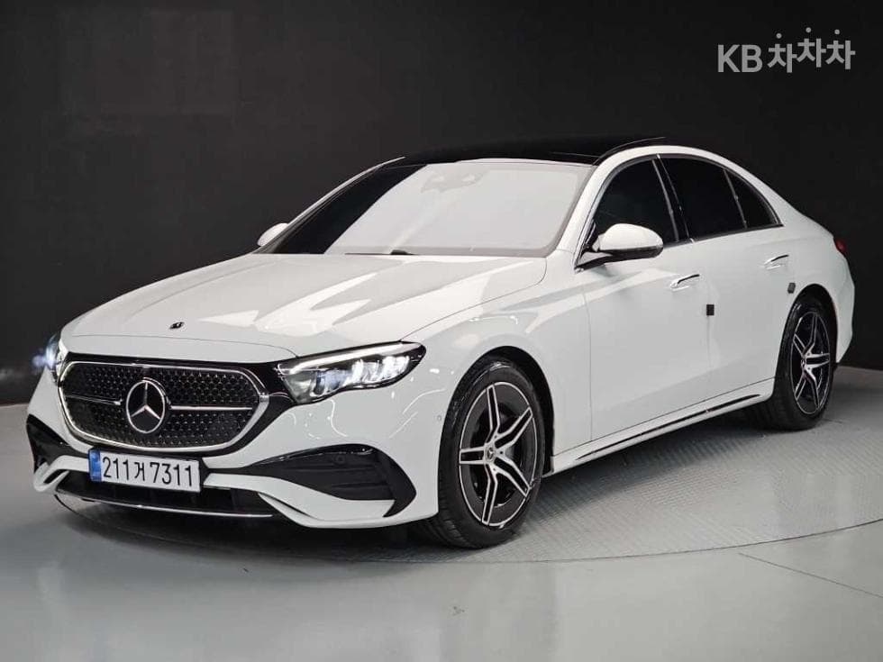 Mercedes-Benz E-클래스 (W214) E200 AMG Line - Image 1
