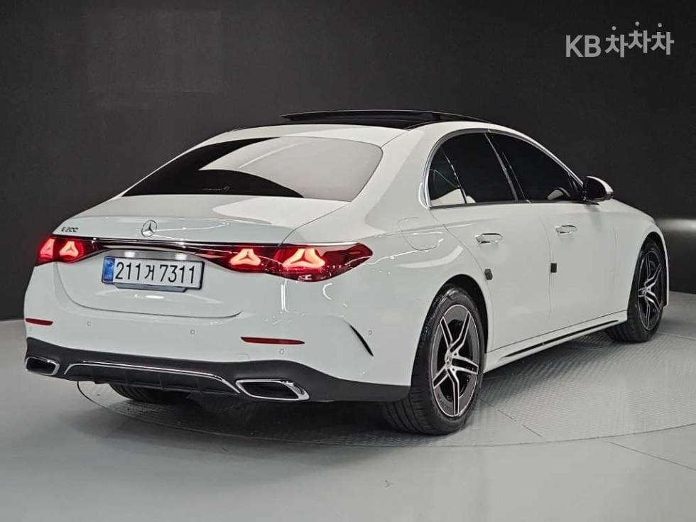 Mercedes-Benz E-클래스 (W214)E200 AMG Line - 4