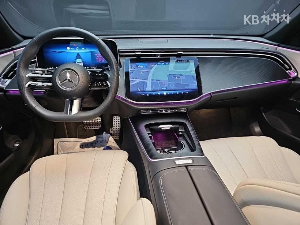 Mercedes-Benz E-클래스 (W214)E200 AMG Line - 7