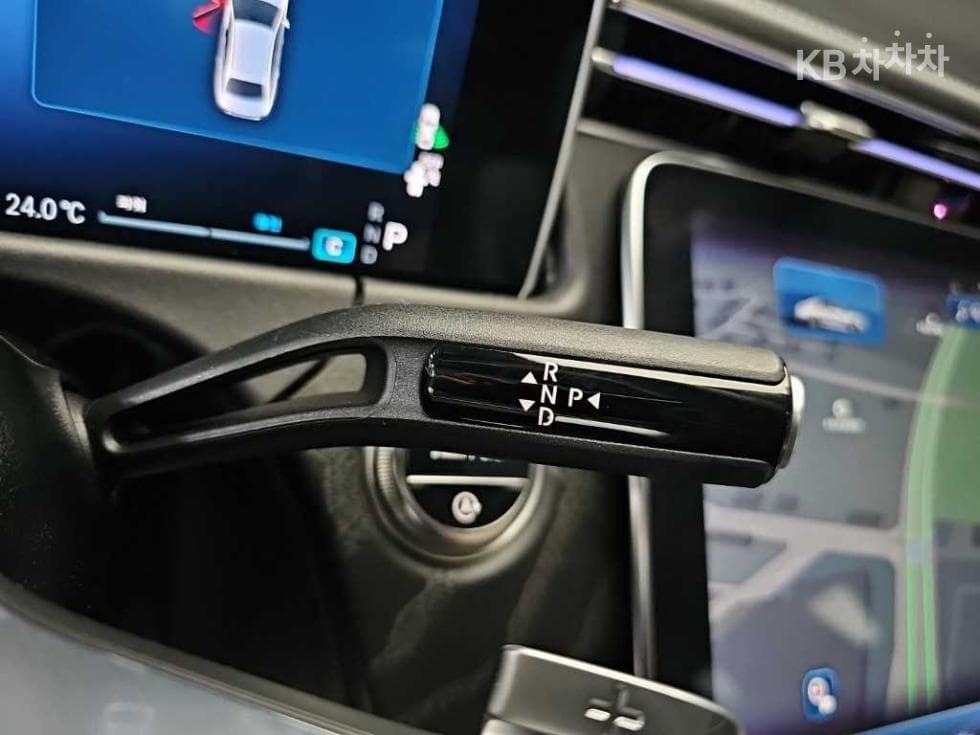 Mercedes-Benz E-클래스 (W214)E200 AMG Line - 8