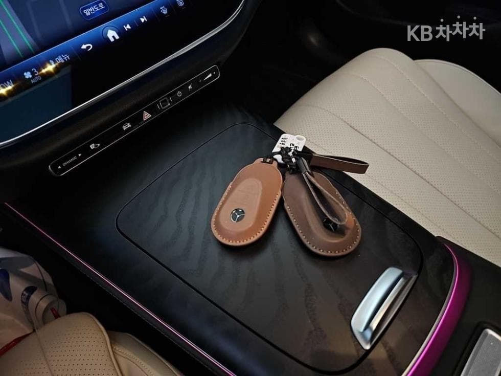 Mercedes-Benz E-클래스 (W214)E200 AMG Line - 10