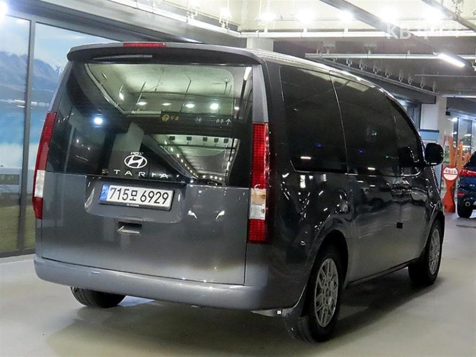Hyundai Staria2.2 Tourer 11 Modern - 4