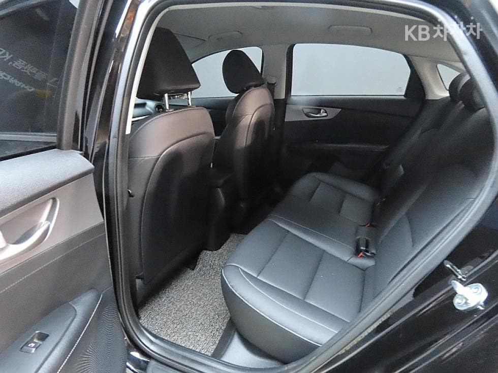 Kia All New K31.6 Gasoline Trendy - 11