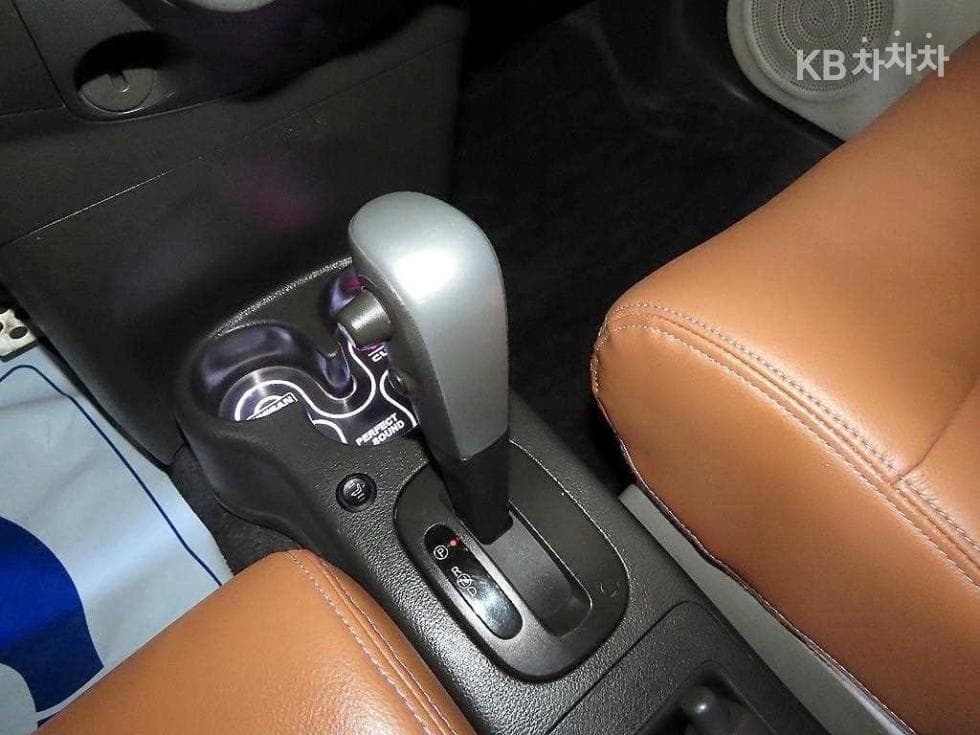 Нисан 큐브1.8 S CVT (Безстепенна) - 12