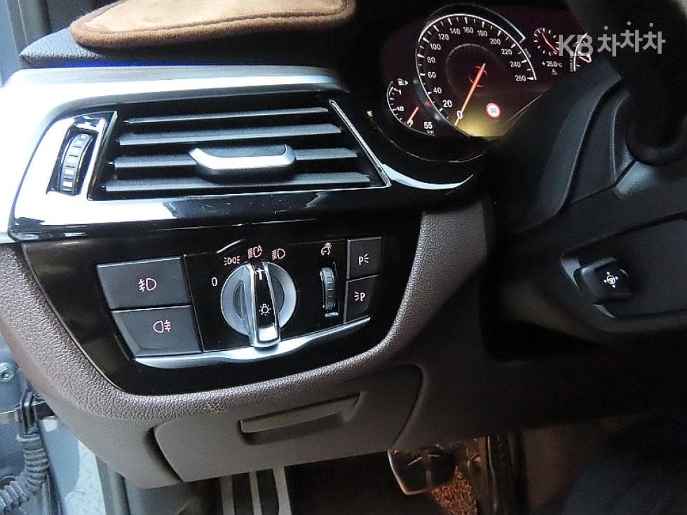 BMW 올New5 Series (G30)520d M Sport Plus - 12