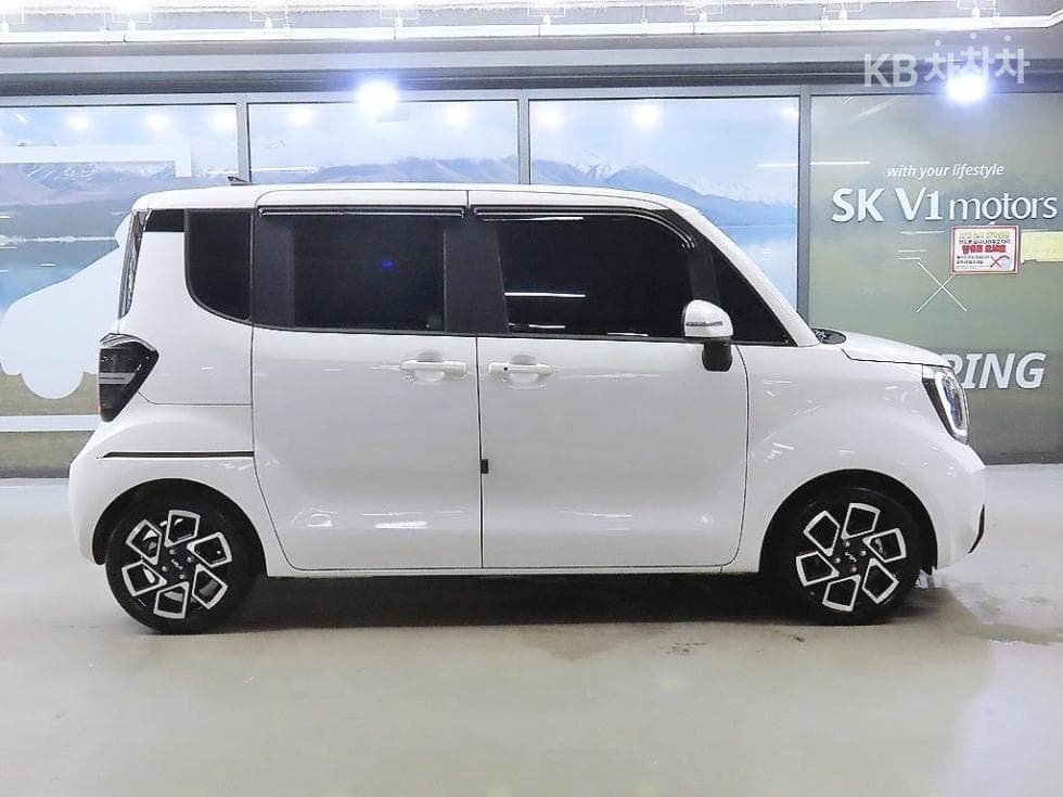 Kia The New (facelift) Kia Ray (van)1.0 Gasoline Signature - 3