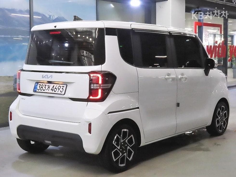 Kia The New (facelift) Kia Ray (van)1.0 Gasoline Signature - 4