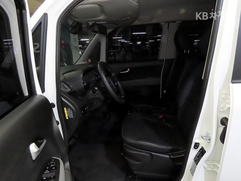 Kia The New (facelift) Kia Ray (van)1.0 Gasoline Signature - 6