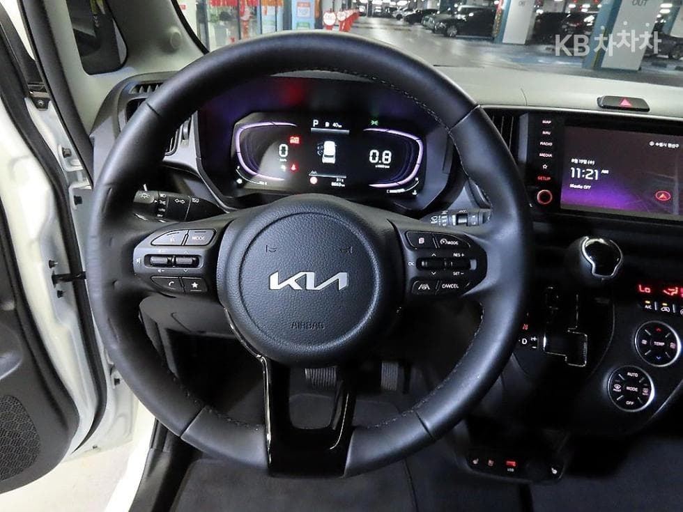 Kia The New (facelift) Kia Ray (van)1.0 Gasoline Signature - 8