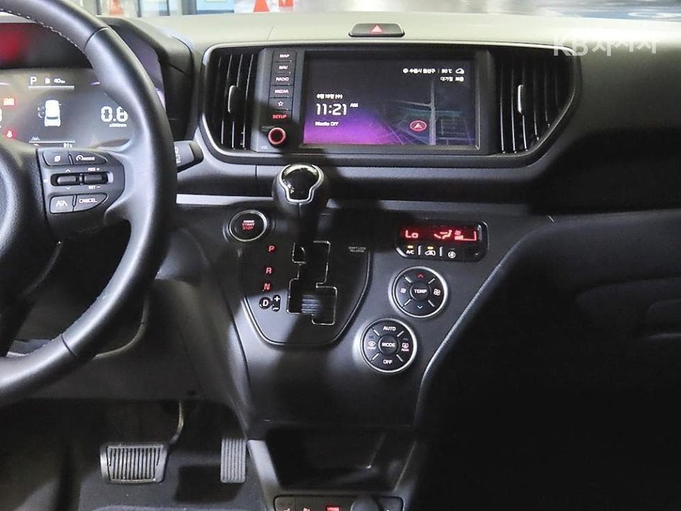 Kia The New (facelift) Kia Ray (van)1.0 Gasoline Signature - 11