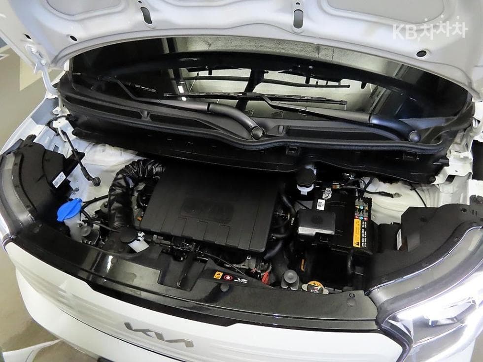 Kia The New (facelift) Kia Ray (van)1.0 Gasoline Signature - 19