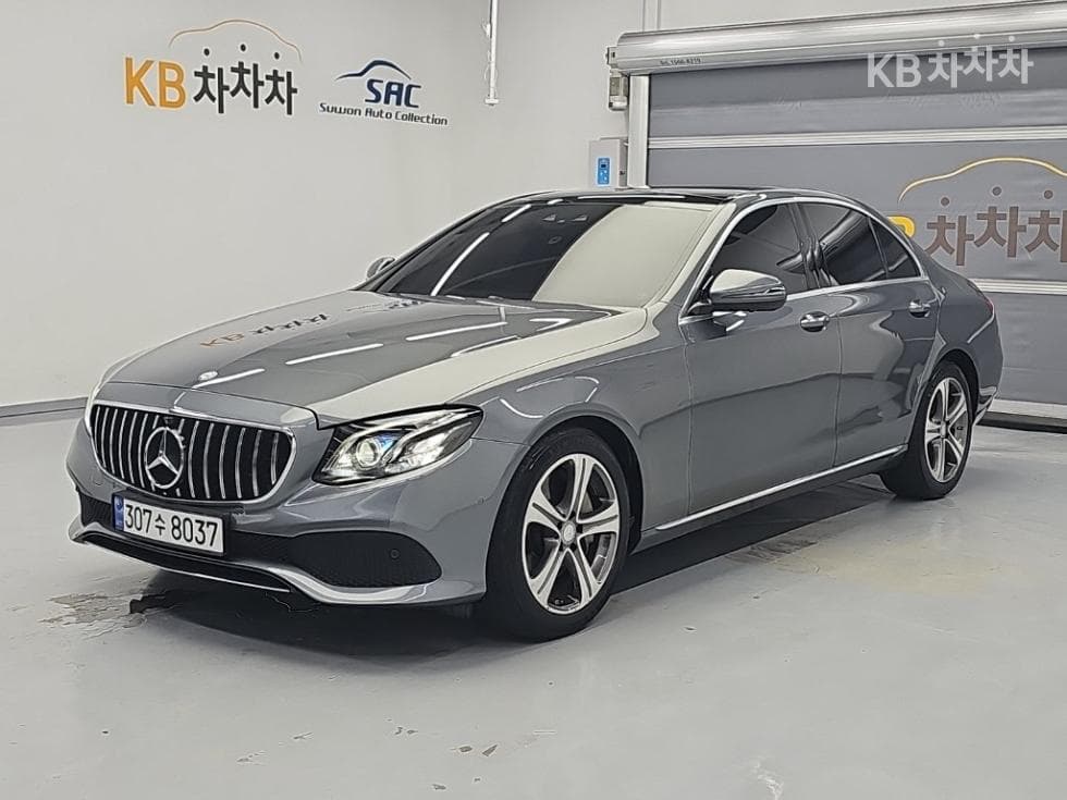 Mercedes-Benz E-Class (W213) E300 Avantgarde - Image 1