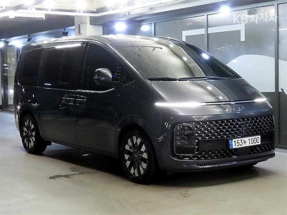 Hyundai Staria Lounge 2.2 Lounge 9 AWD Inspiration - Image 1