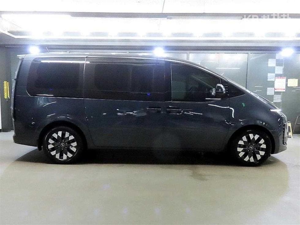 Hyundai Staria Lounge2.2 Lounge 9 AWD Inspiration - 3