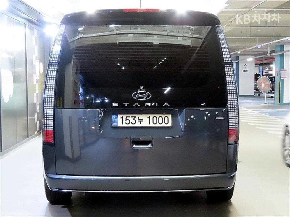 Hyundai Staria Lounge2.2 Lounge 9 AWD Inspiration - 5