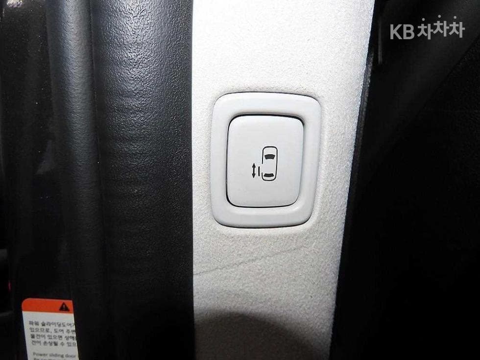 Hyundai Staria Lounge2.2 Lounge 9 AWD Inspiration - 14