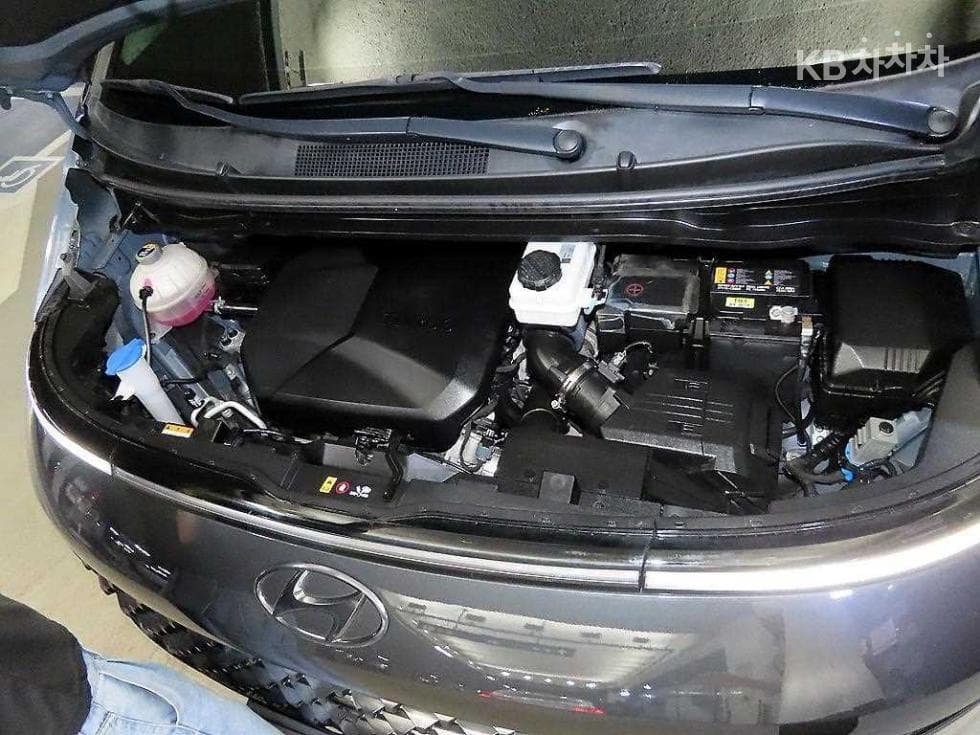 Hyundai Staria Lounge2.2 Lounge 9 AWD Inspiration - 19