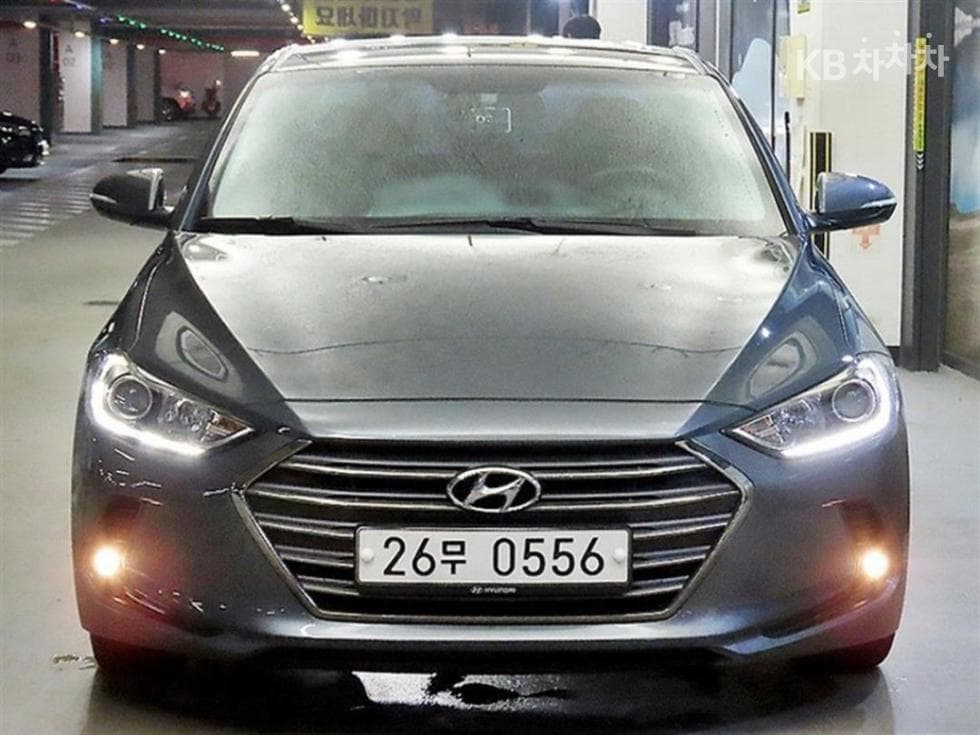 Хюндай Avante (Elantra)AD1.6 GDi Смарт Специал (специален признак/издание) - 2