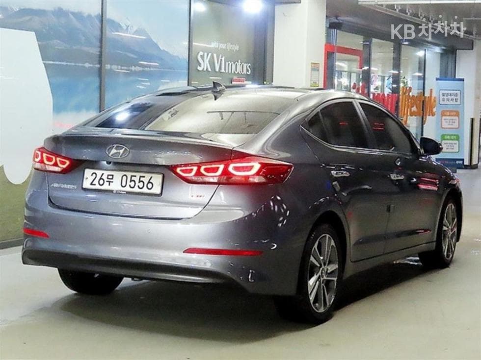 Хюндай Avante (Elantra)AD1.6 GDi Смарт Специал (специален признак/издание) - 4