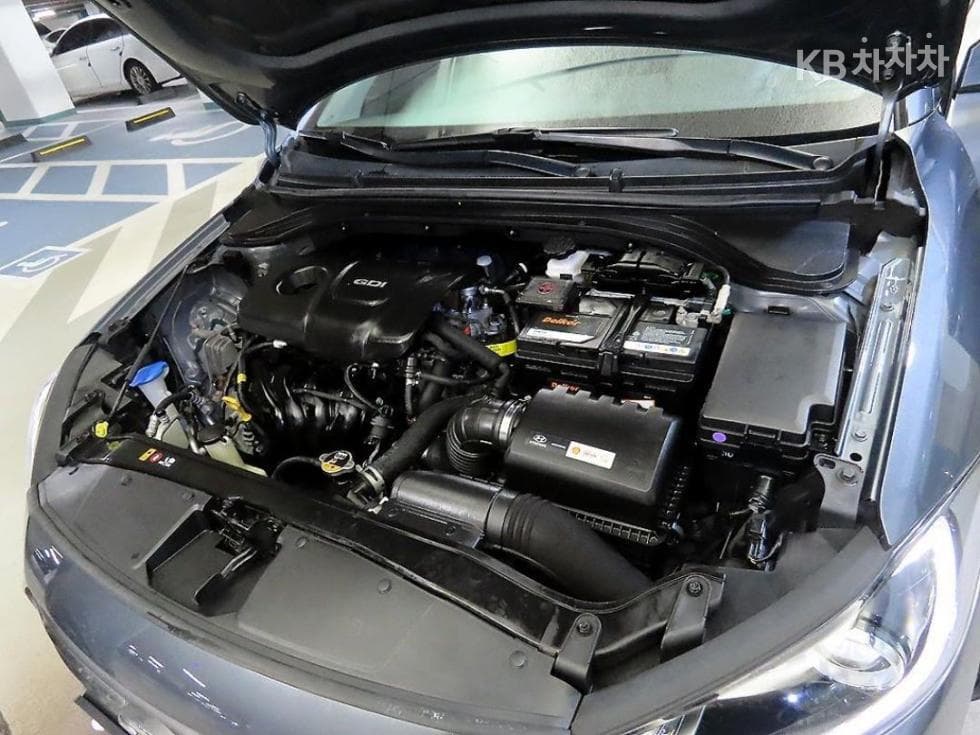 Хюндай Avante (Elantra)AD1.6 GDi Смарт Специал (специален признак/издание) - 7