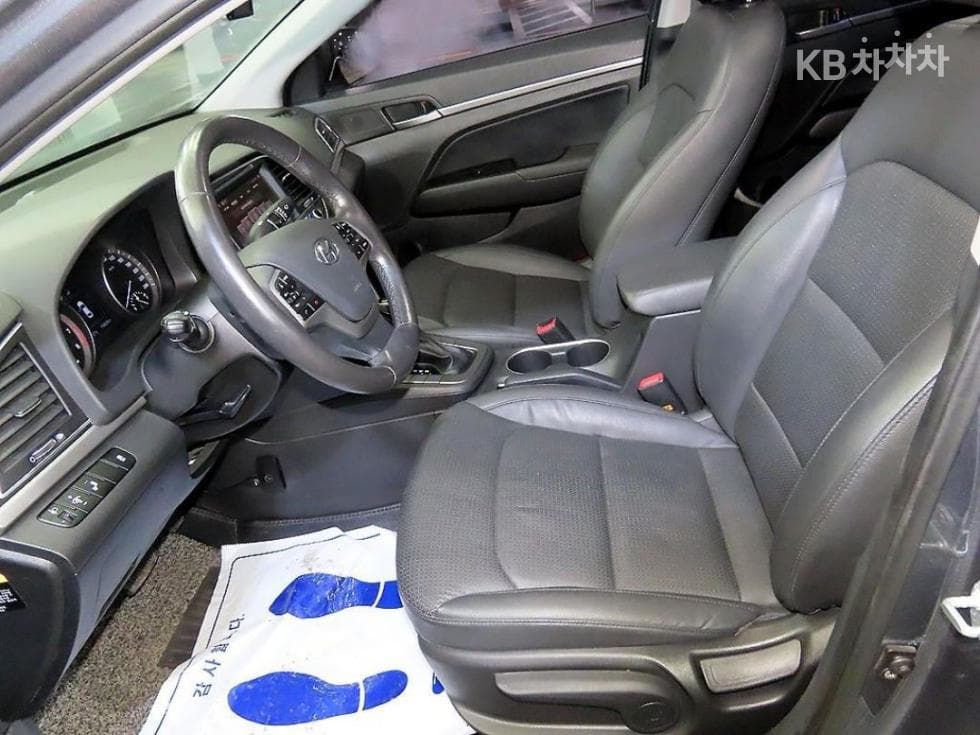 Хюндай Avante (Elantra)AD1.6 GDi Смарт Специал (специален признак/издание) - 15