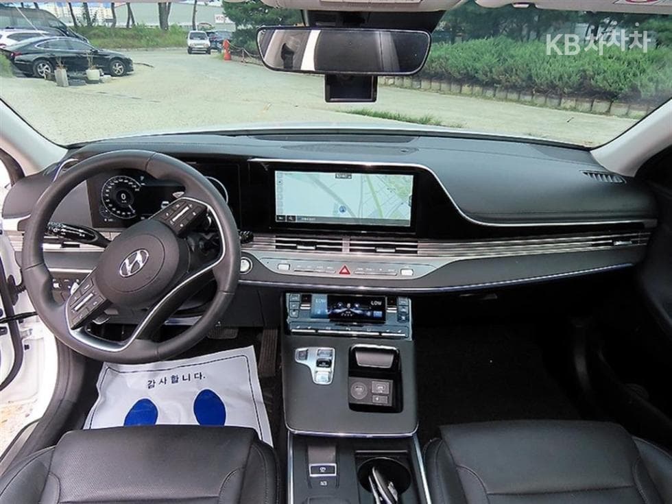 Hyundai The New (facelift) Grandeur (Azera)2.5 Le Blanc - 7