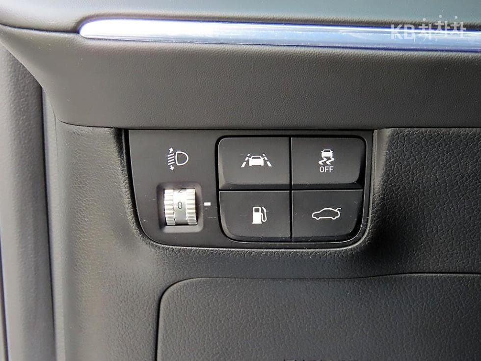 Hyundai The New (facelift) Grandeur (Azera)2.5 Le Blanc - 12