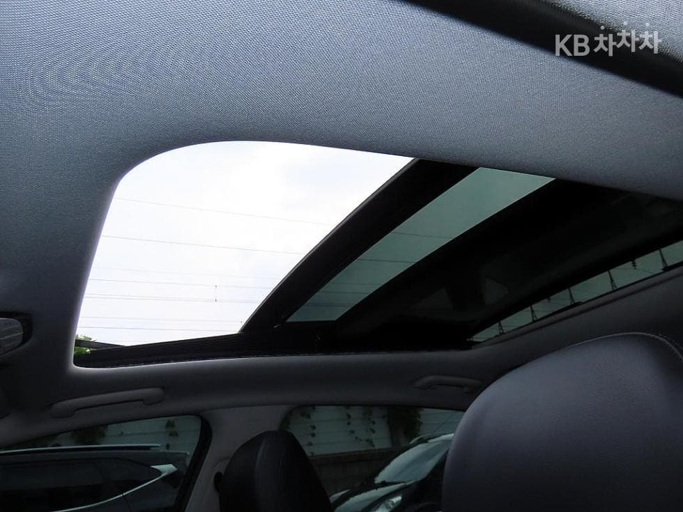 Hyundai The New (facelift) Grandeur (Azera)2.5 Le Blanc - 16