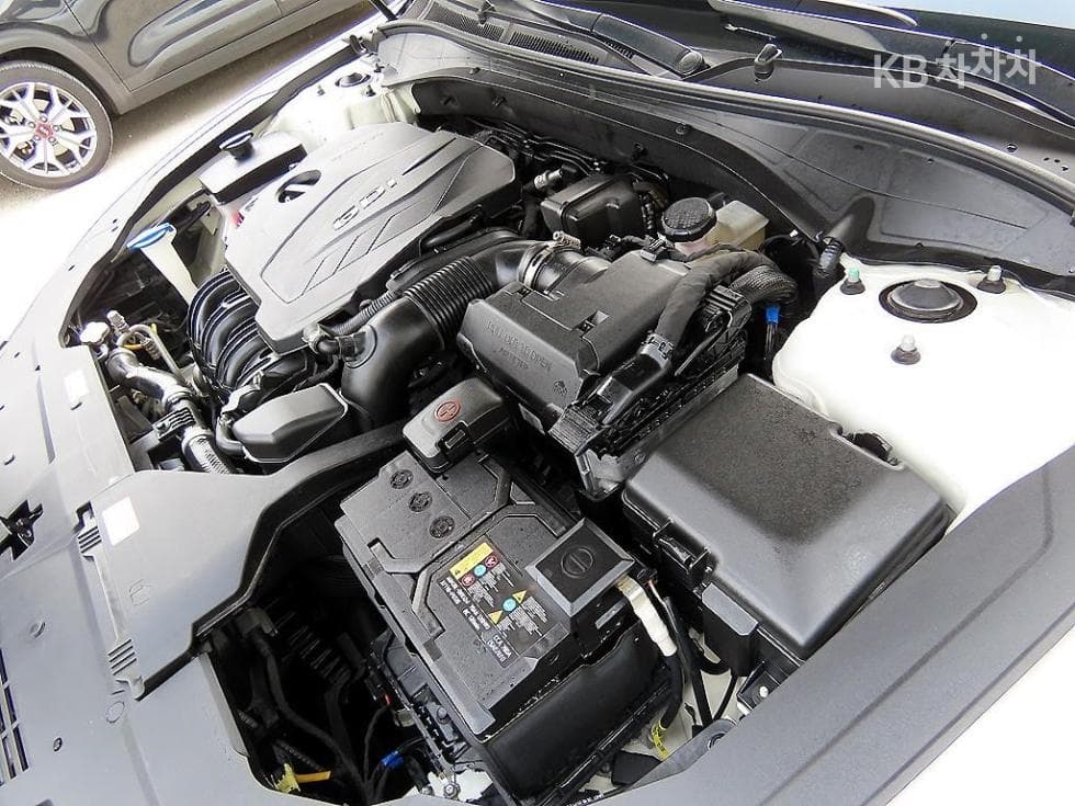 Hyundai The New (facelift) Grandeur (Azera)2.5 Le Blanc - 19