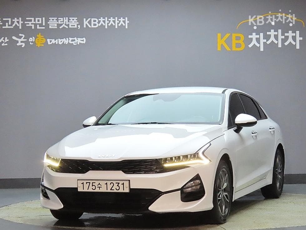 Киа K5 3-토 поколение 2.0 Бензин Тренди - Image 1