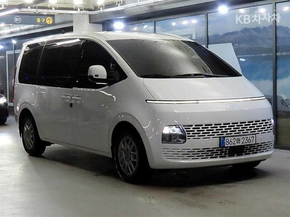 Hyundai Staria Hybrid 1.6 Turbo Gasoline Cargo 5Seater승 Modern - Image 1