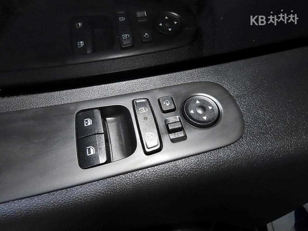 Hyundai Staria Hybrid1.6 Turbo Gasoline Cargo 5Seater승 Modern - 12