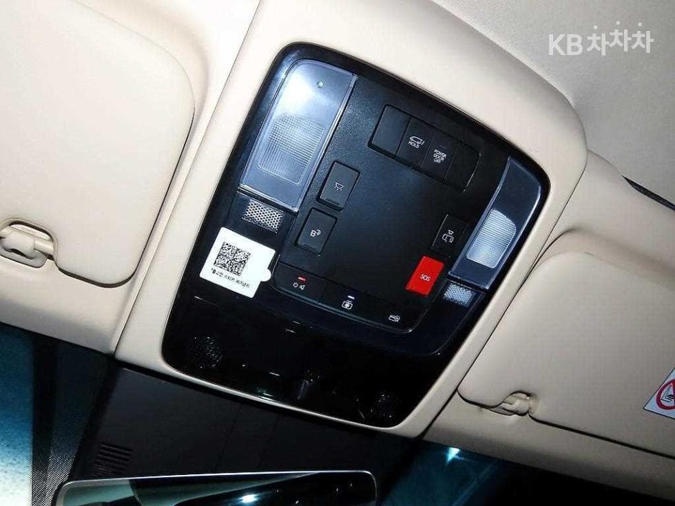 Hyundai Staria Hybrid1.6 Turbo Gasoline Cargo 5Seater승 Modern - 17
