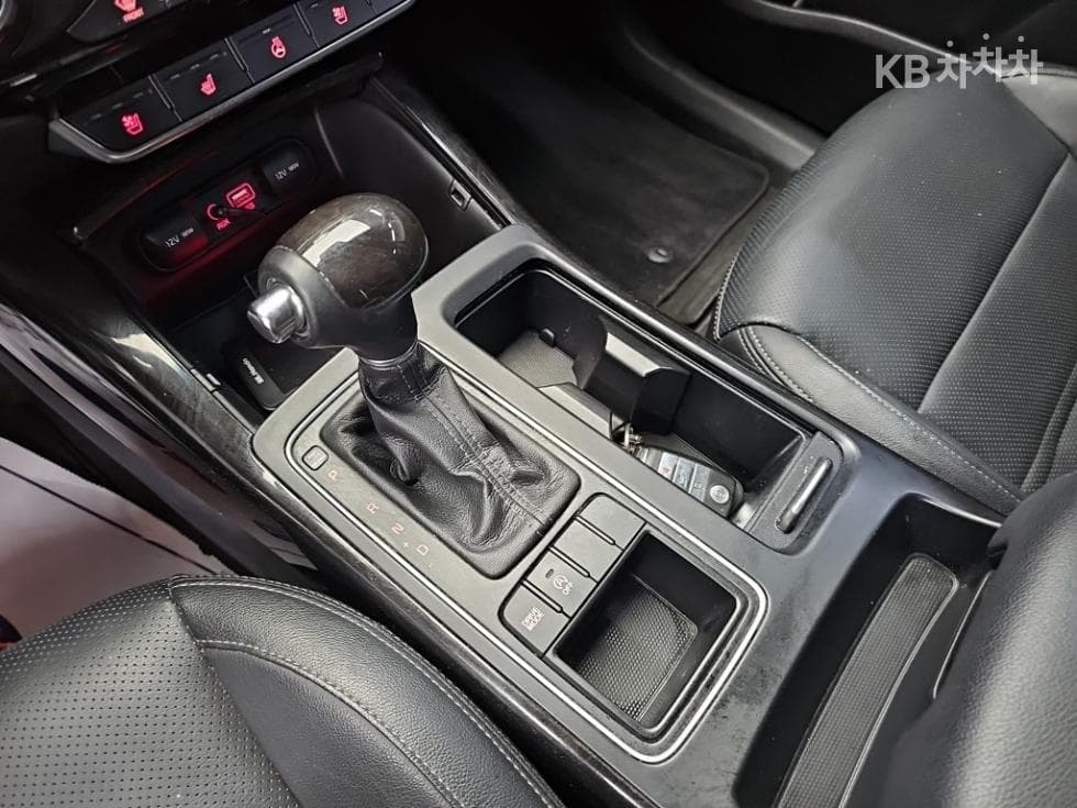 Kia All NewSorentoDiesel 2.0 2WD Prestige - 8