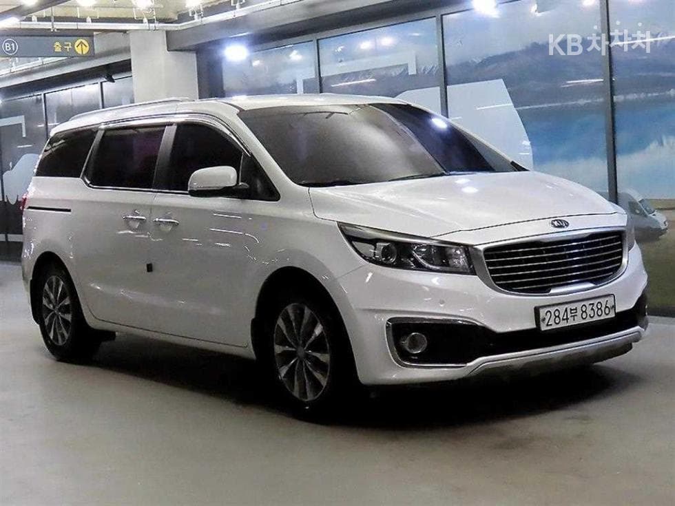 Kia All New Carnival 9-seater 2.2 Diesel Luxury - Image 1