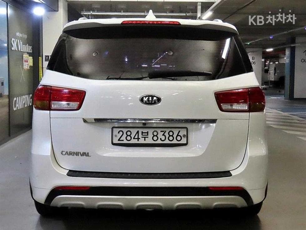 Kia All New Carnival9-seater 2.2 Diesel Luxury - 5