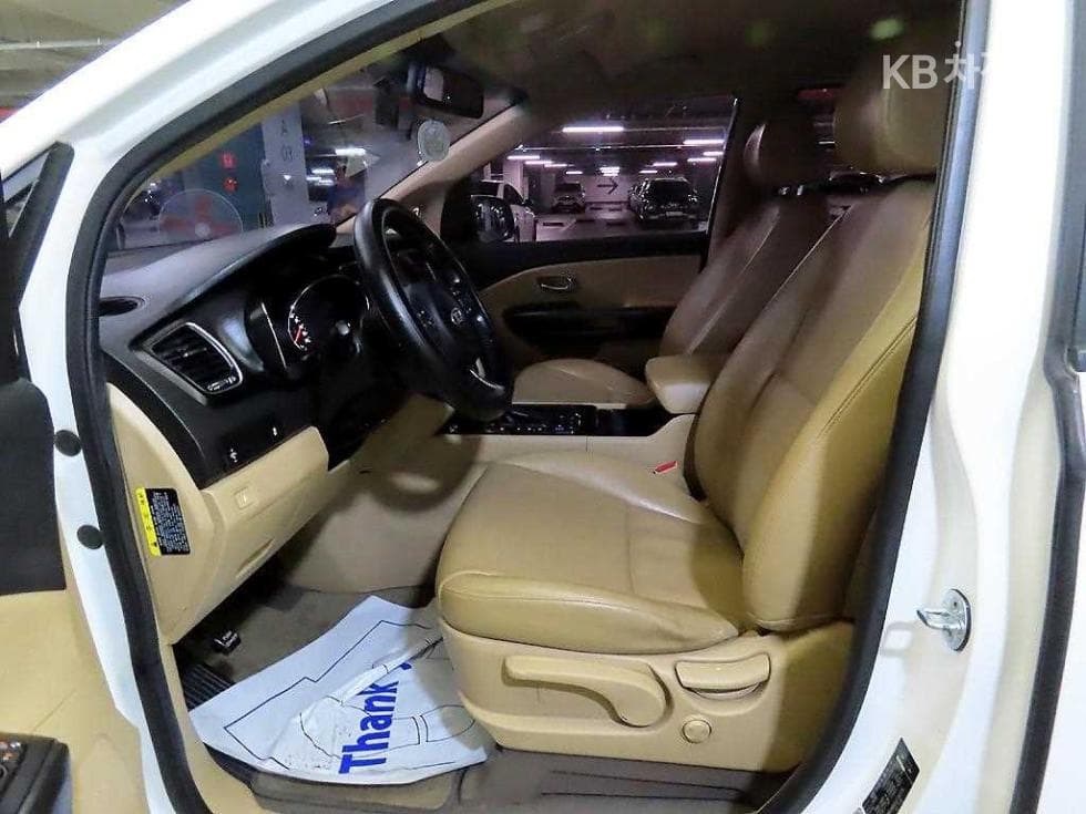 Kia All New Carnival9-seater 2.2 Diesel Luxury - 6