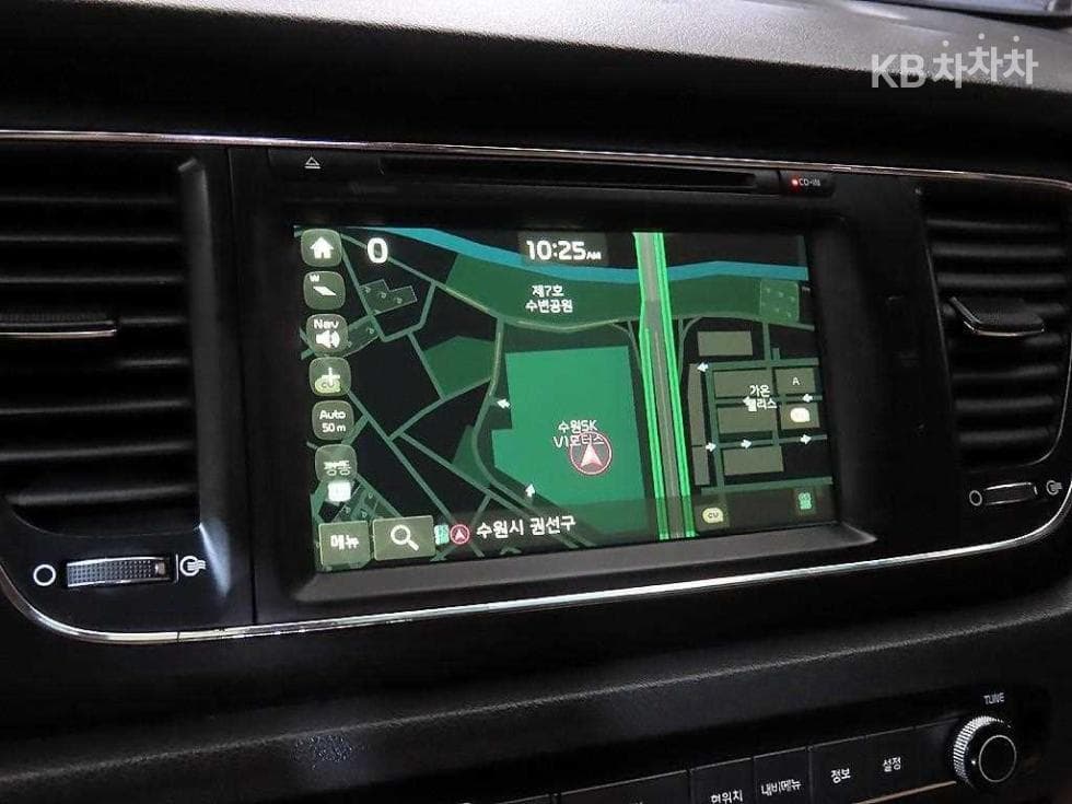 Kia All New Carnival9-seater 2.2 Diesel Luxury - 15