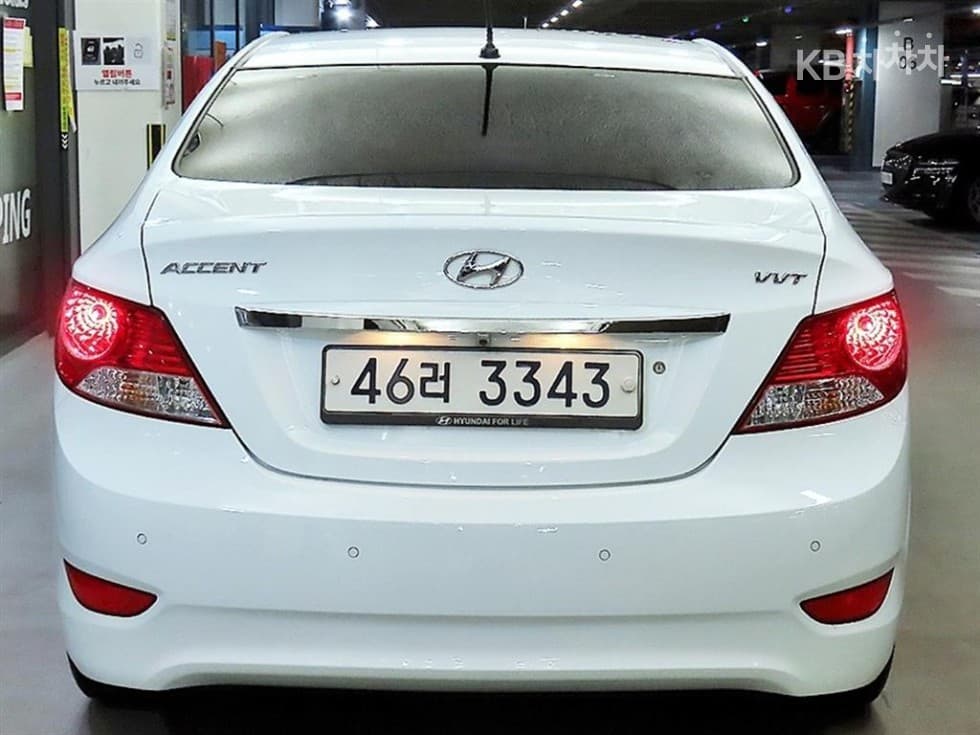 Hyundai Accent(신형)1.4 VVT Premier - 5