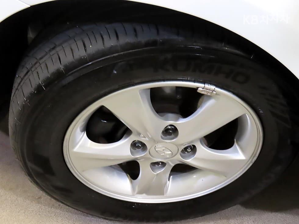 Hyundai Accent(신형)1.4 VVT Premier - 18