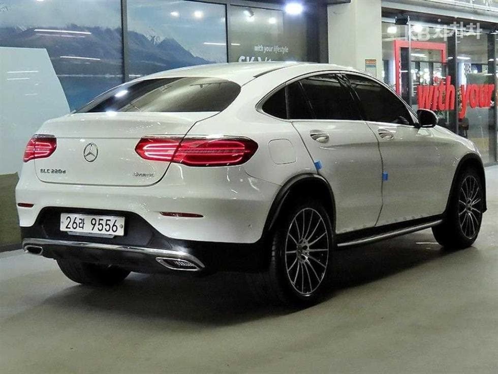 Mercedes-Benz GLC(X253)220 d 4Matic COUPE Premium - 4