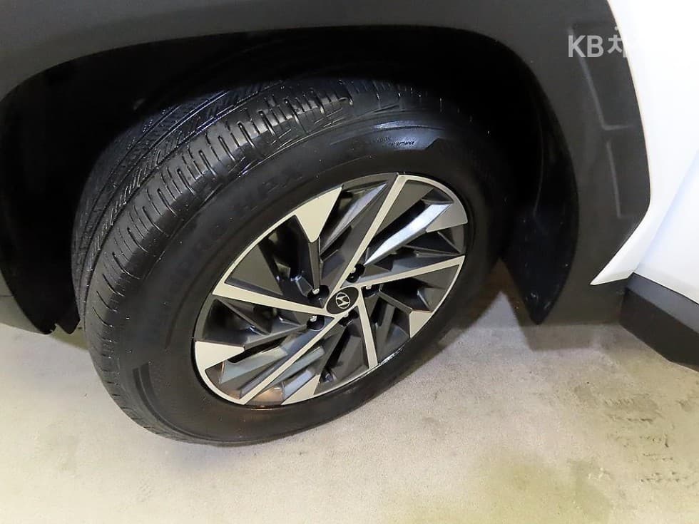 Hyundai The All New Tucson Hybrid(NX (Lexus SUV)4)1.6T HEV Inspiration - 20