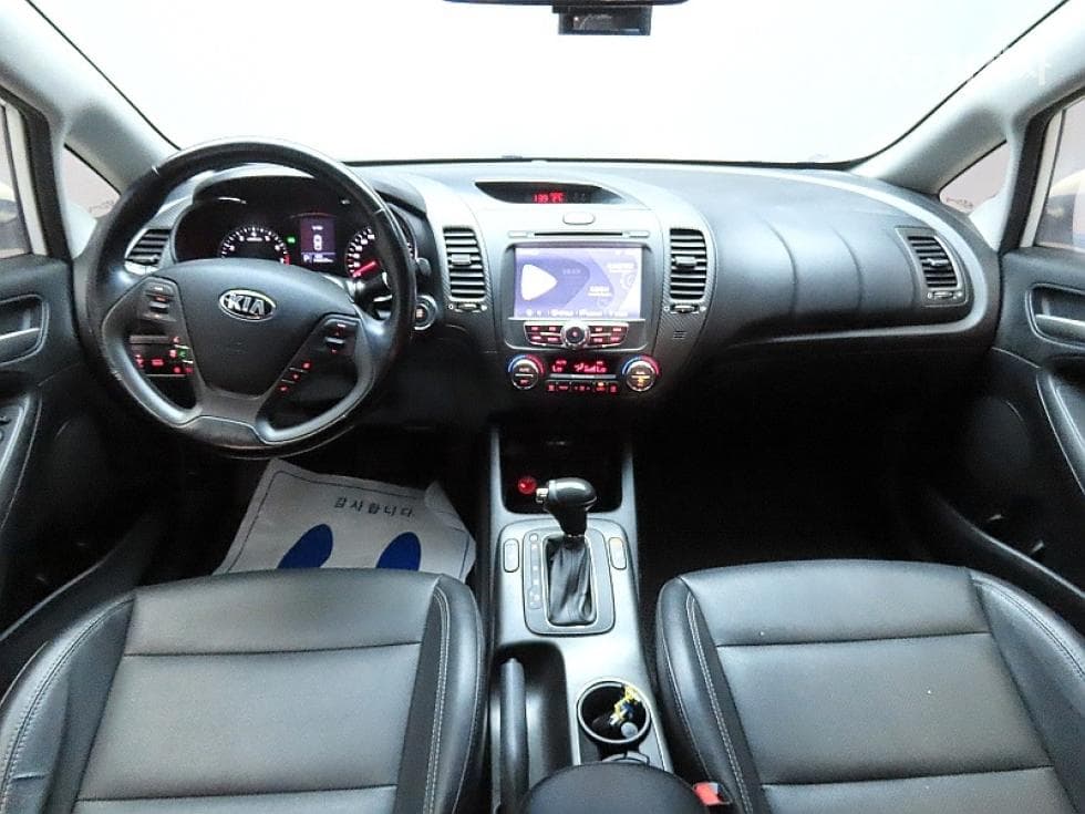 Kia K3Trendy - 6