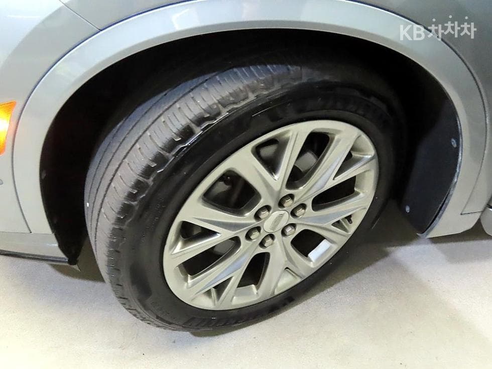 캐딜락 XT63.6 Gasoline SPORT - 20