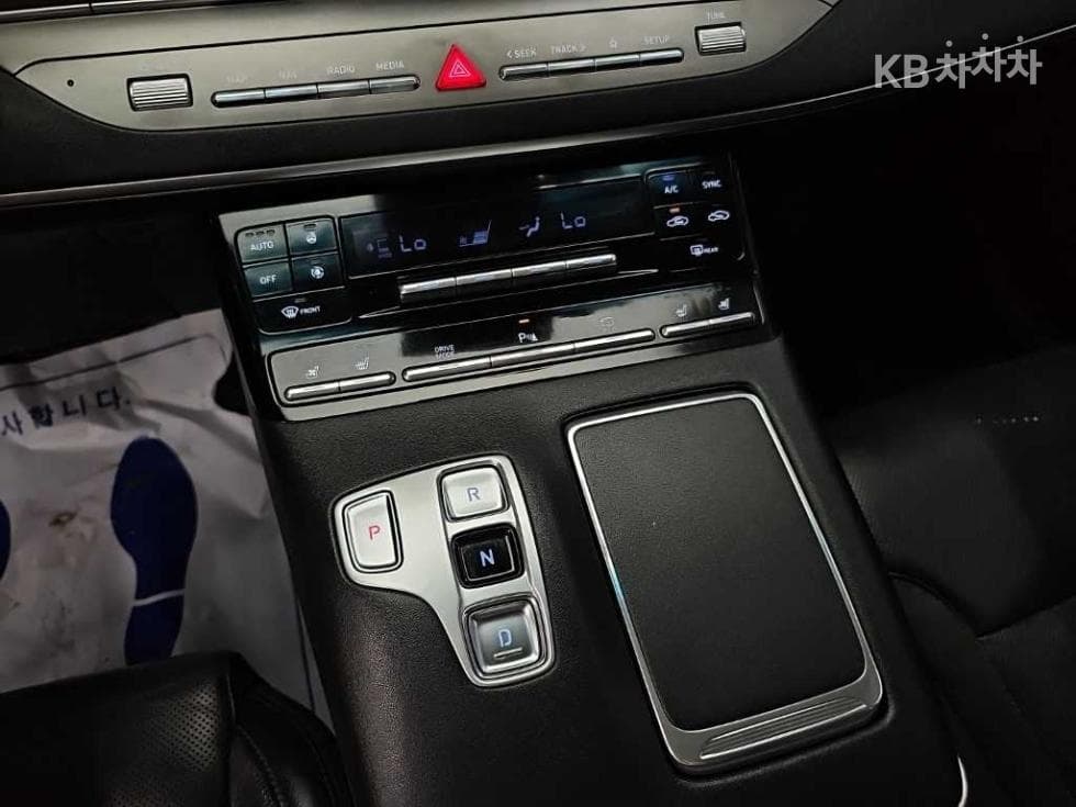 Hyundai The New (facelift) Grandeur (Azera)LPi 3.0 Rental car Premium - 8