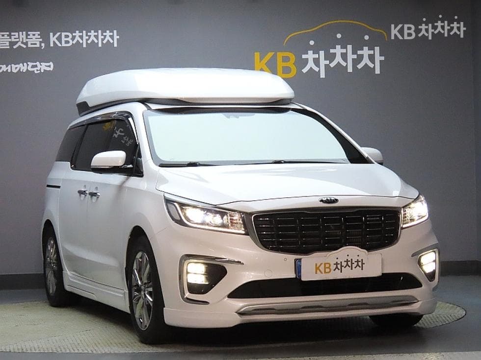 Kia The New (facelift) CarnivalHigh Limousine (Carnival) 2.2 Diesel 9-seater Noblesse Special (special feature/edition) - 3