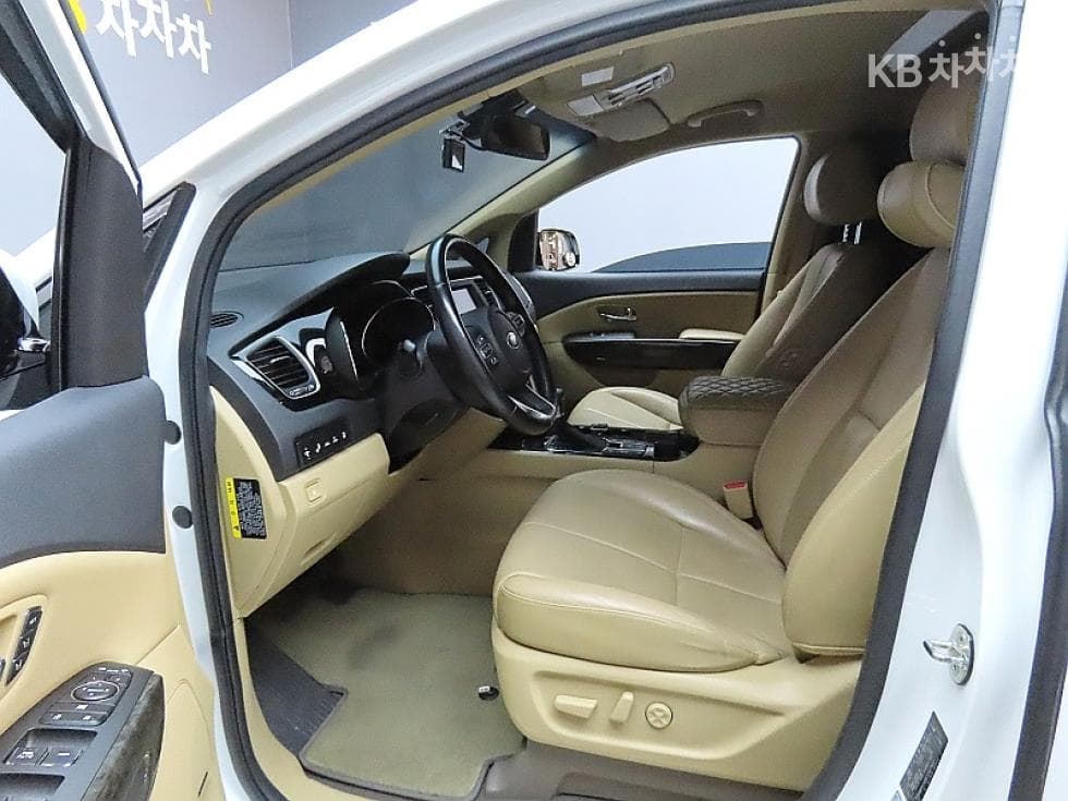 Kia The New (facelift) CarnivalHigh Limousine (Carnival) 2.2 Diesel 9-seater Noblesse Special (special feature/edition) - 10