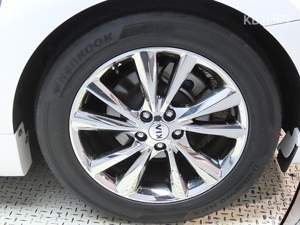Kia The New (facelift) CarnivalHigh Limousine (Carnival) 2.2 Diesel 9-seater Noblesse Special (special feature/edition) - 20