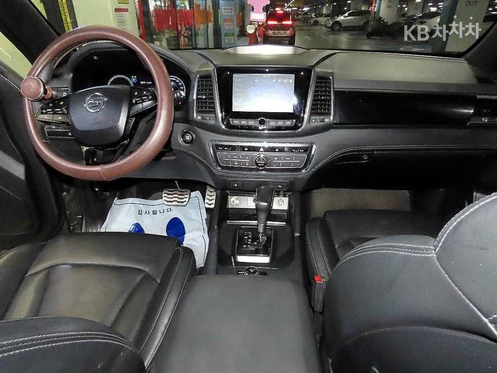 KG Mobility The New (facelift) Rexton 스포츠2.2 4WD Prestige - 9